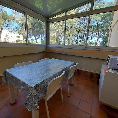 2 Pieces Avec Loggia A 150m De La Plage, Animaux Acceptes, Garage Compris - Fr-1-776-111 *